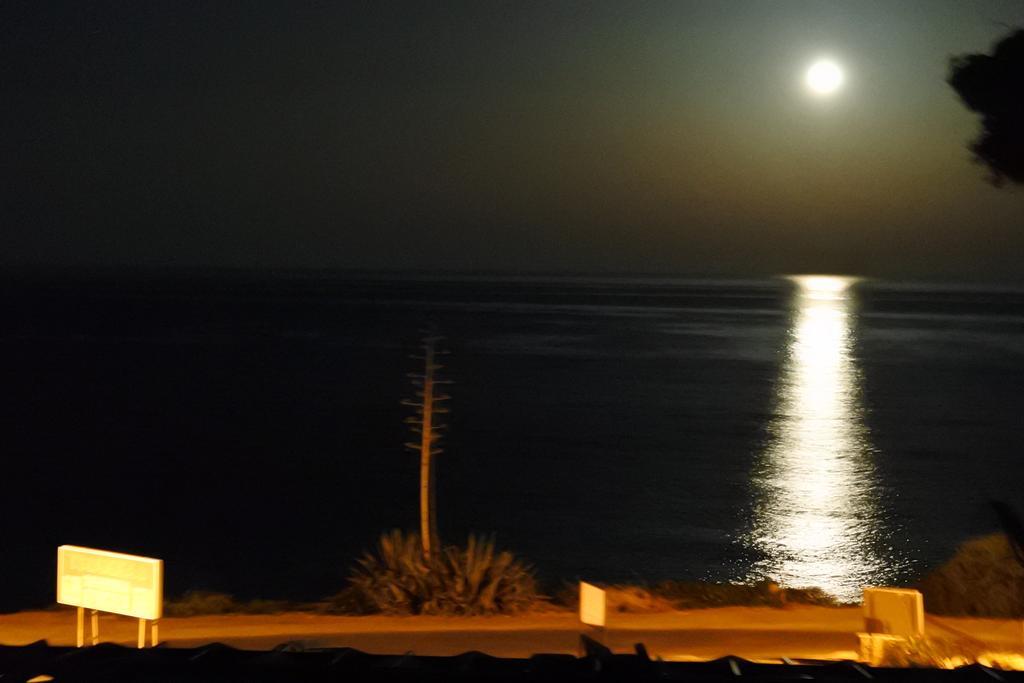 Kissonerga Beach Apartment Paphos Exterior photo