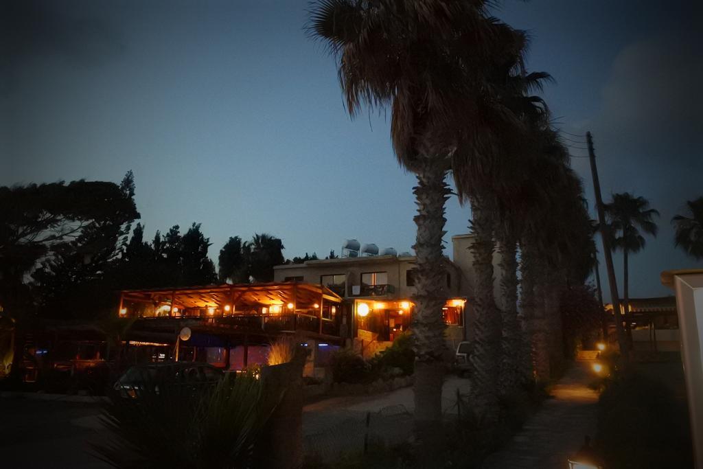Kissonerga Beach Apartment Paphos Exterior photo