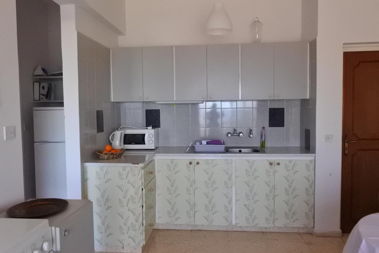 Kissonerga Beach Apartment Paphos Exterior photo