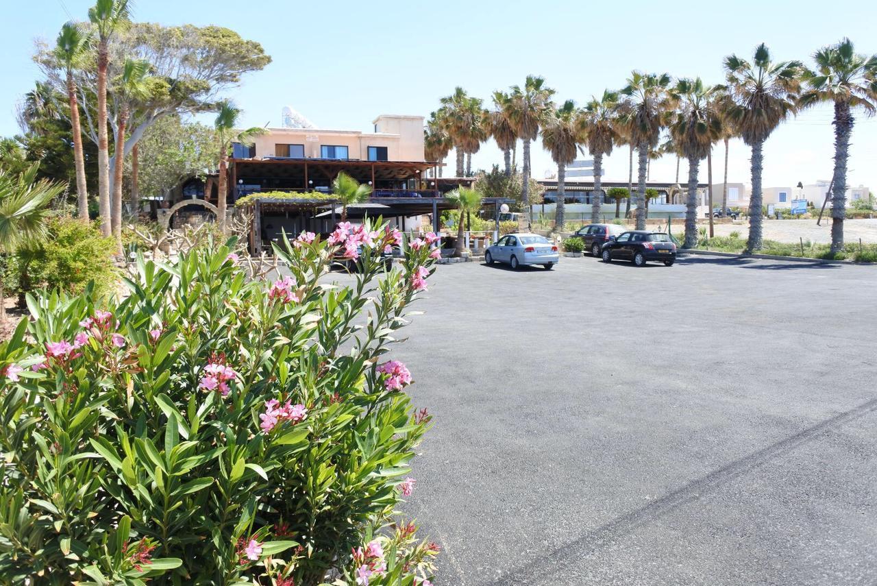 Kissonerga Beach Apartment Paphos Exterior photo
